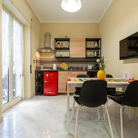 Interno27 - Fuorigrotta * Neapel