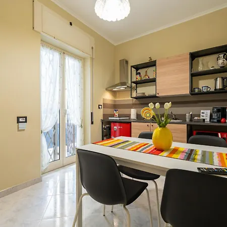Interno27 - Fuorigrotta * Neapel