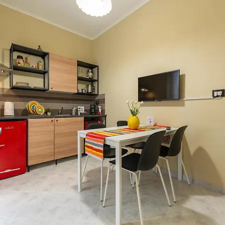 Interno27 Neapel