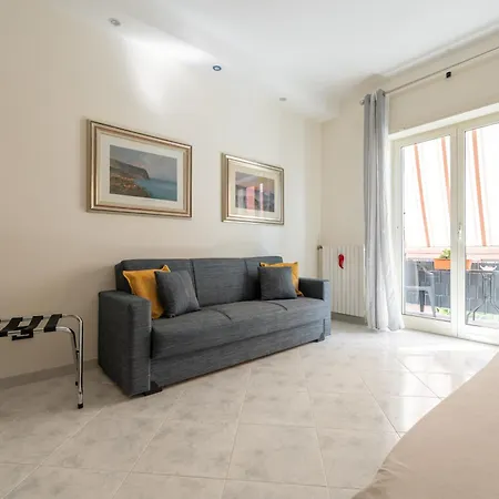 Interno27 - Fuorigrotta Naples